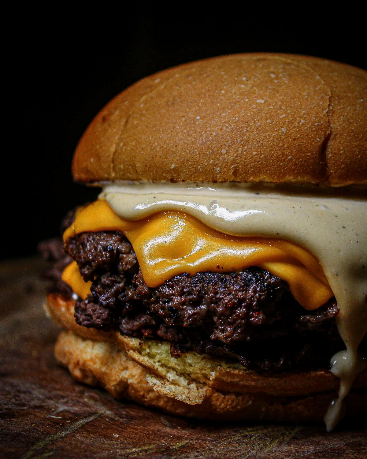 LA BRASA: hamburguesa doble smash con cheddar